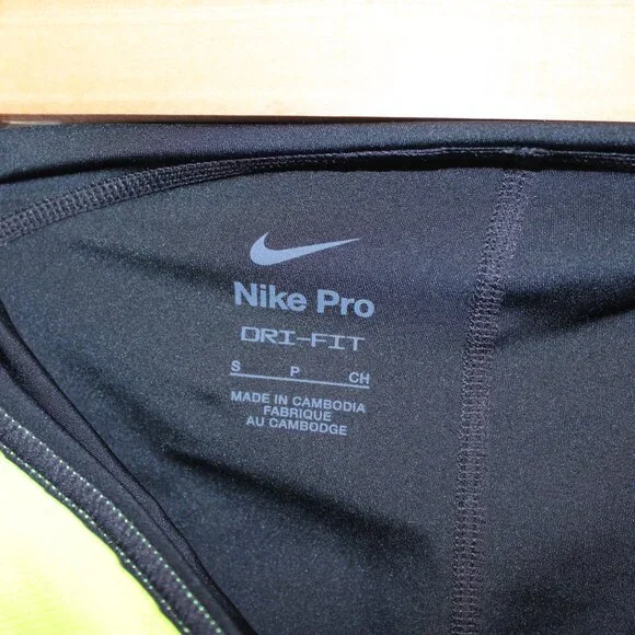 NWOT! Nike Pro Dri-Fit Women's 3" Compression Shorts in Black - Picture 4 of 6